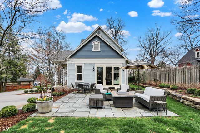 450 W Ash Street, Zionsville, IN 46077