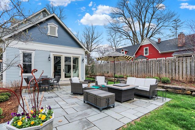 450 W Ash Street, Zionsville, IN 46077