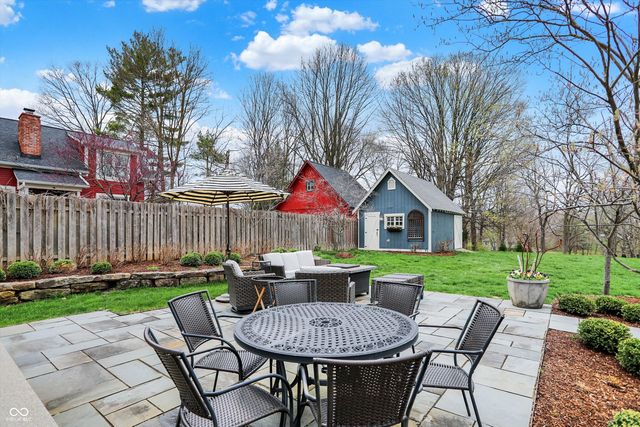 450 W Ash Street, Zionsville, IN 46077