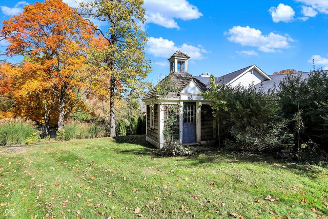 450 W Ash Street, Zionsville, IN 46077