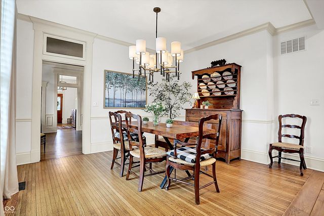 450 W Ash Street, Zionsville, IN 46077