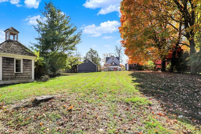 450 W Ash Street, Zionsville, IN 46077