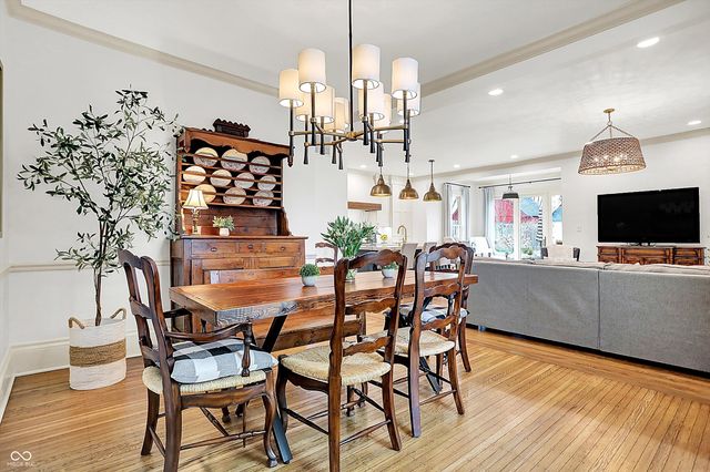 450 W Ash Street, Zionsville, IN 46077