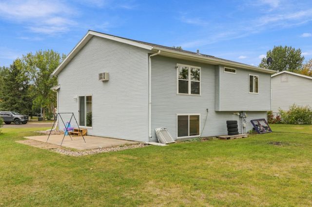3748 Village Green Circle, Moorhead, MN 56560