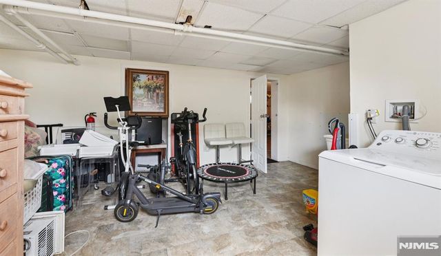 70 Delford Avenue, Bergenfield, NJ 07621