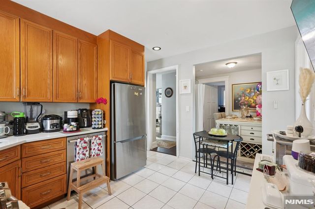 70 Delford Avenue, Bergenfield, NJ 07621