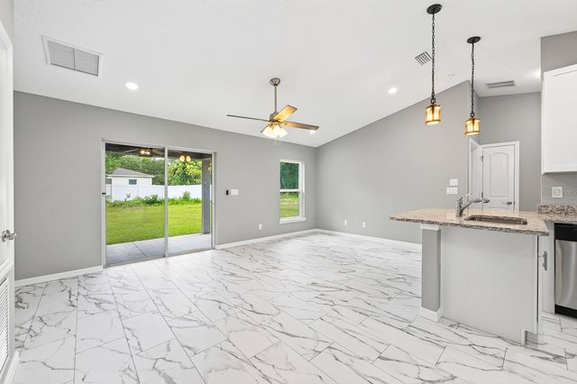 36 FISHER LANE COURSE, Ocklawaha, FL 32179