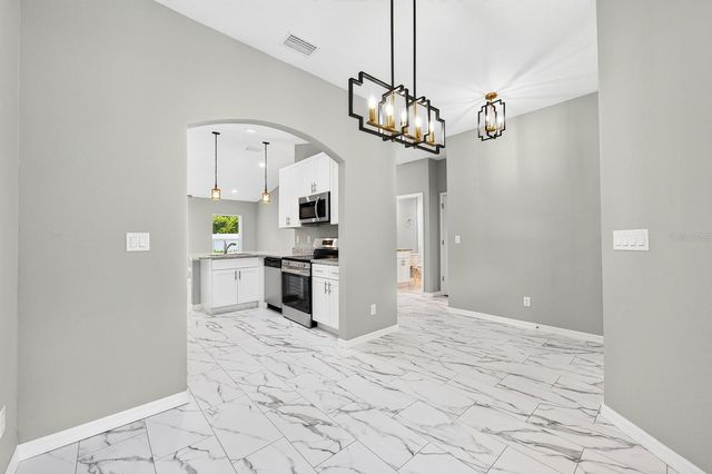 36 FISHER LANE COURSE, Ocklawaha, FL 32179