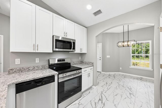 36 FISHER LANE COURSE, Ocklawaha, FL 32179