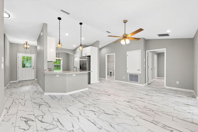 36 FISHER LANE COURSE, Ocklawaha, FL 32179