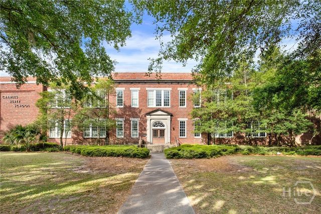 1835 Skidaway Road 206, Savannah, GA 31404