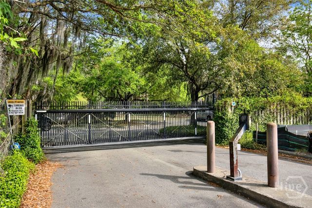 1835 Skidaway Road 206, Savannah, GA 31404