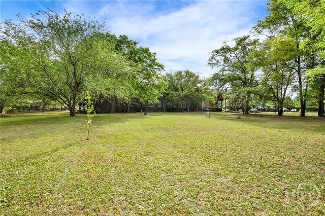 1835 Skidaway Road 206, Savannah, GA 31404