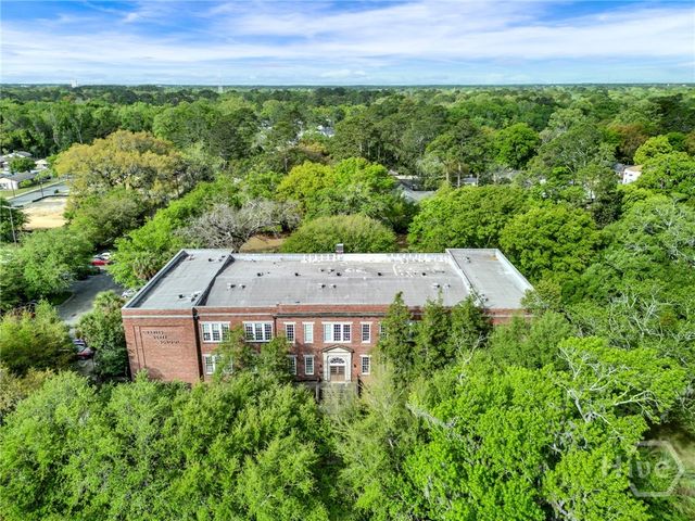 1835 Skidaway Road 206, Savannah, GA 31404