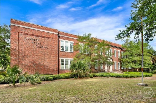 1835 Skidaway Road 206, Savannah, GA 31404