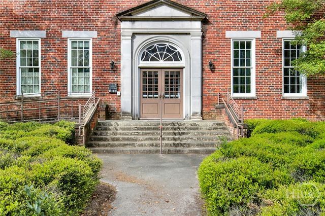 1835 Skidaway Road 206, Savannah, GA 31404