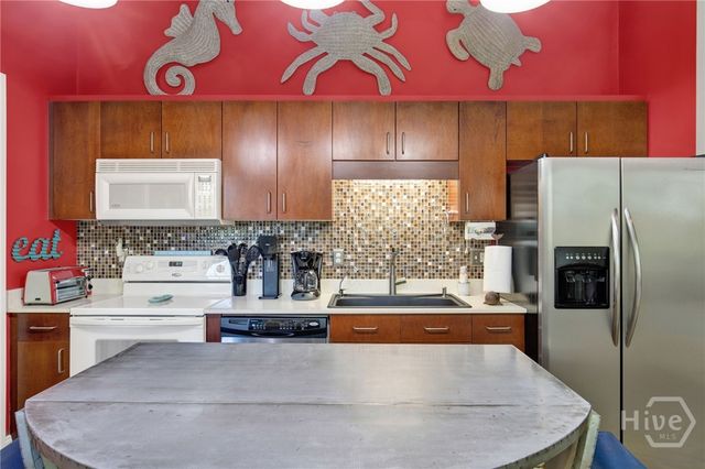 1835 Skidaway Road 206, Savannah, GA 31404