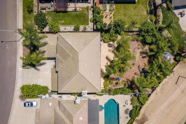 2208 Steinbeck Dr, Modesto, CA 95356