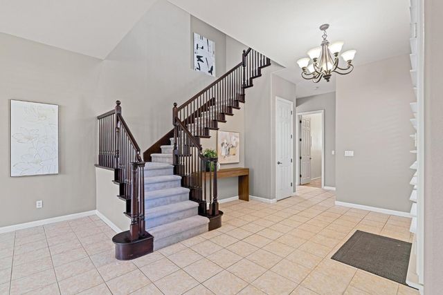 2208 Steinbeck Dr, Modesto, CA 95356