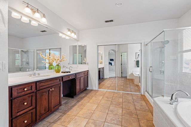 2208 Steinbeck Dr, Modesto, CA 95356