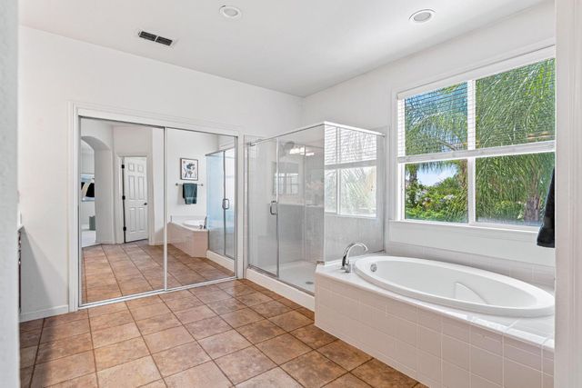 2208 Steinbeck Dr, Modesto, CA 95356