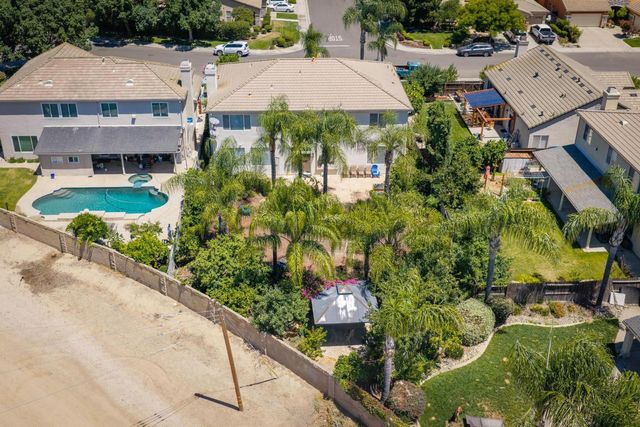 2208 Steinbeck Dr, Modesto, CA 95356