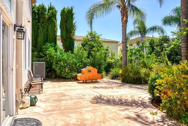 2208 Steinbeck Dr, Modesto, CA 95356