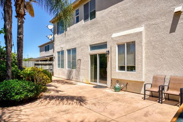 2208 Steinbeck Dr, Modesto, CA 95356