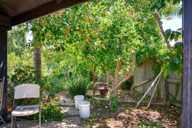2208 Steinbeck Dr, Modesto, CA 95356