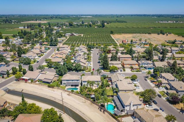 2208 Steinbeck Dr, Modesto, CA 95356