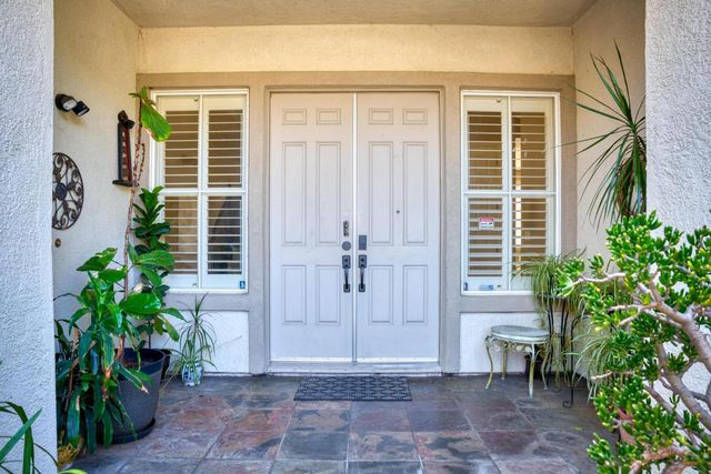 2208 Steinbeck Dr, Modesto, CA 95356