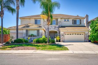 2208 Steinbeck Dr, Modesto, CA 95356
