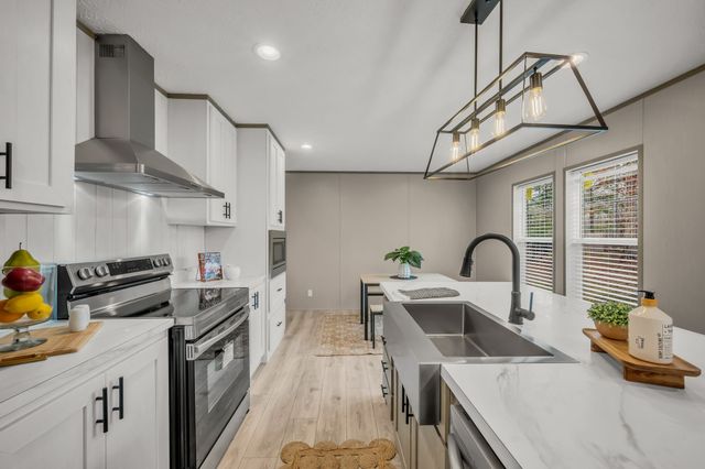 8130 Oak Springs Rd, Nunnelly, TN 37137