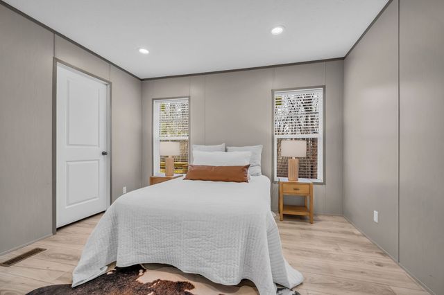 8130 Oak Springs Rd, Nunnelly, TN 37137