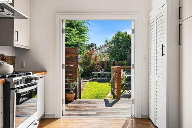 4110 Lusk St, Oakland, CA 94608