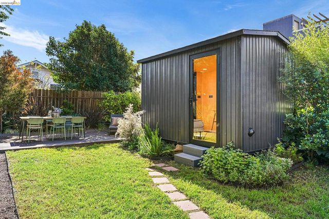 4110 Lusk St, Oakland, CA 94608