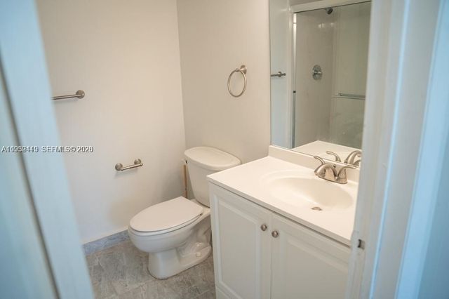 16465 NE 22nd Ave 619, North Miami Beach, FL 33160