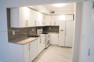 16465 NE 22nd Ave 619, North Miami Beach, FL 33160