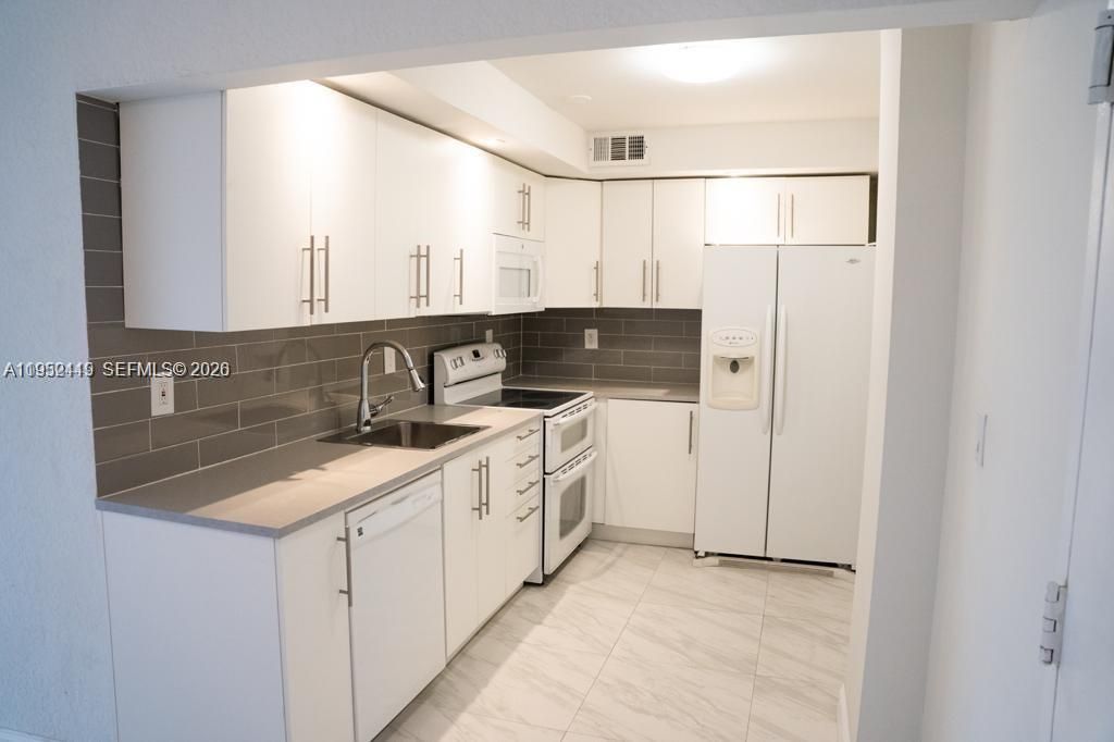 16465 NE 22nd Ave 619, North Miami Beach, FL 33160