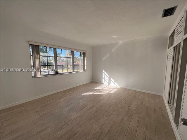 1431 S 14th Ave 207, Hollywood, FL 33020