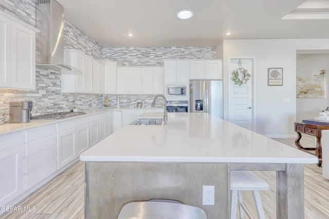 484 BINGLEY Place, El Paso, TX 79928