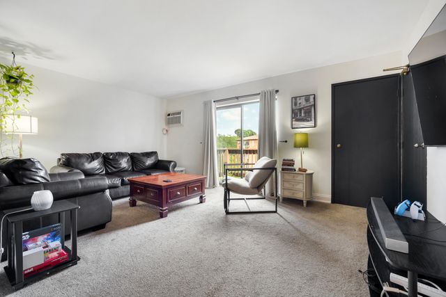 1110 Cedar Street 3B, Glendale Heights, IL 60139