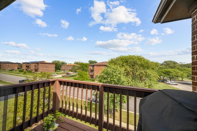 1110 Cedar Street 3B, Glendale Heights, IL 60139