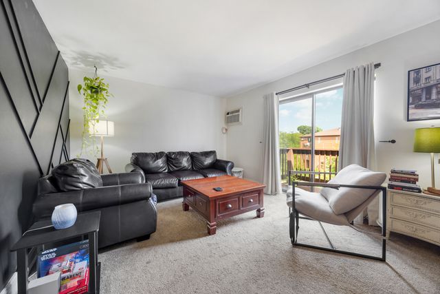 1110 Cedar Street 3B, Glendale Heights, IL 60139