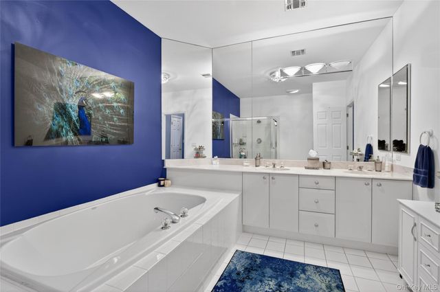 66 Sagamore Drive, Plainview, NY 11803