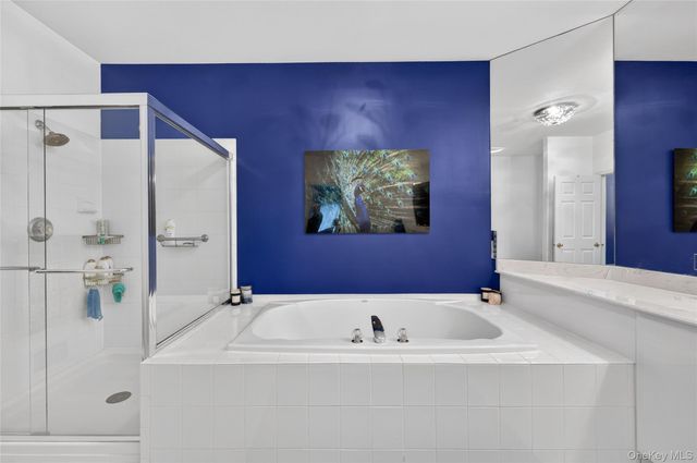 66 Sagamore Drive, Plainview, NY 11803