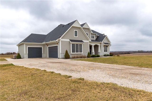 25060 159th Street, Leavenworth, KS 66048