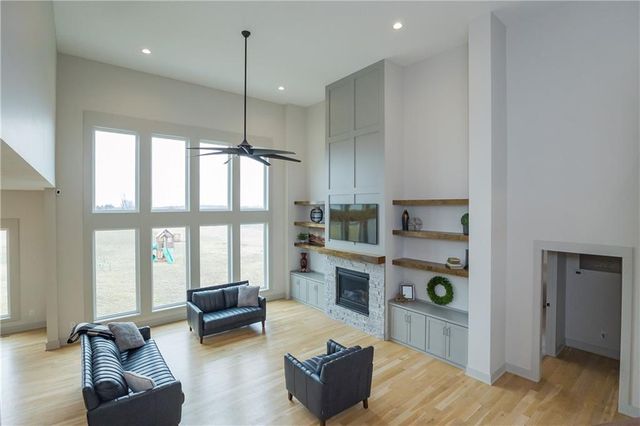 25060 159th Street, Leavenworth, KS 66048