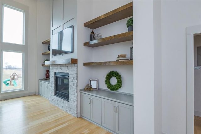 25060 159th Street, Leavenworth, KS 66048