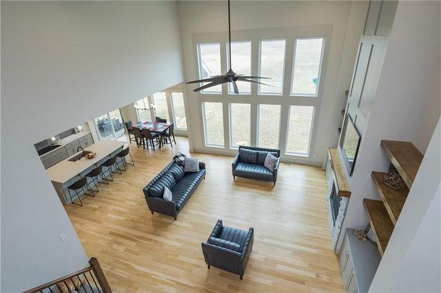 25060 159th Street, Leavenworth, KS 66048